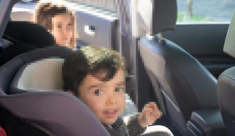 Bimbi seduti in macchina sui seggioloni - (Pexels) - unadonna.it